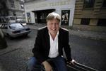 Billigere. »Vi har været nødt til at skære i alt«, siger direktør for Betty Nansen, Henrik Hartmann. 