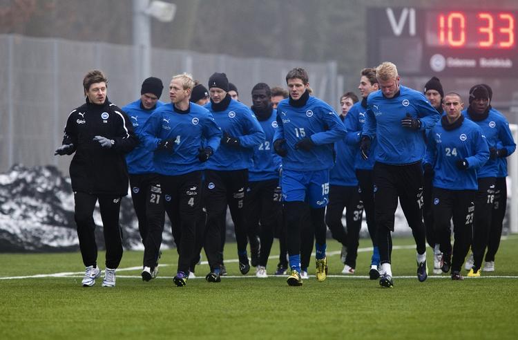 kontinuitet. Når OB næste sæson med stor sandsynlighed skal spille europæisk fodbold er det forsat med Anders Møller Christensen og Daniel Høegh i truppen. 