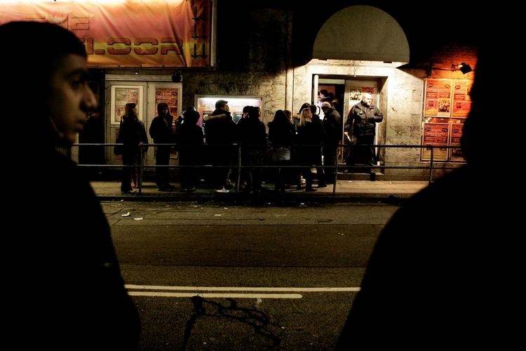 Det kommende registreringssystem, kaldet bølleregistret, kan holde ballademagerne ude af landets diskoteker og barer, medgiver Forbrugerrådet, men rådet mener, at risikoen for, at uvedkommende får adgang til personoplysningerne er for stor. 