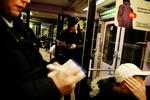 Togvold. Konfklikter mellem passager og personale opstår ofte, når passageren ikke har en gyldig billet og personalet må udskrive en bøde. 