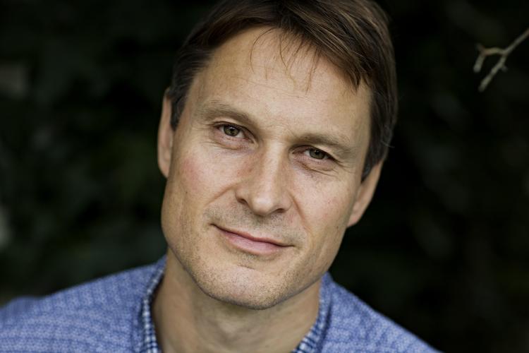 pølseklar. Claus Meyer og hans kokkefolk vil stå for stegning af medisterpølse 1. juni. 