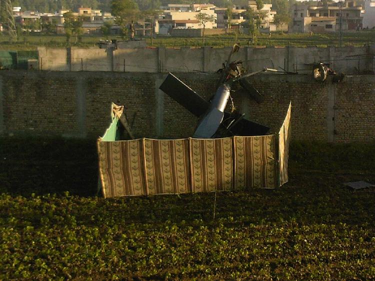 Spionage. Pakistan overvejer at give kineserne adgang til at studere den helikopter, der styrtede ned under angrebet på Osama bin Laden 2. maj. 