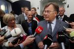 Dansk Folkepartis leder Pia Kjærsgaard, Kristendemokraternes Per Ørum Jørgensen var med, da finansminister Claus Hjort Frederiksen (V) præsenterede aftalen. 