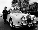 jaguaren. Politiet i både Storbritannien og Danmark fattede kærlighed til Jaguars biler. Herhjemme gav det en vis kritik i medierne. Foto fra bogen 