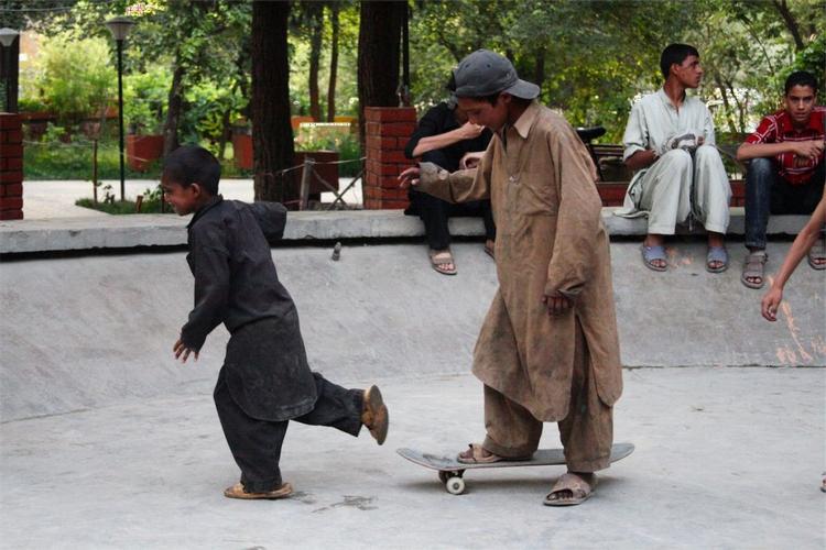 Skateistan inviterer for tredje år i træk til en kæmpe fundraising event, hvor pengene går at undervise afghanske børn i at stå på skateboard. 