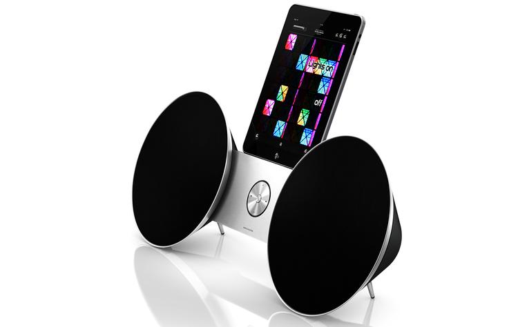 B&amp;O's velkendte strømlinede stil er tydelig i firmaets bud på en iPod dock, BeoSound 8, der dog også kan afspille musik fra iPhones og iPads. 