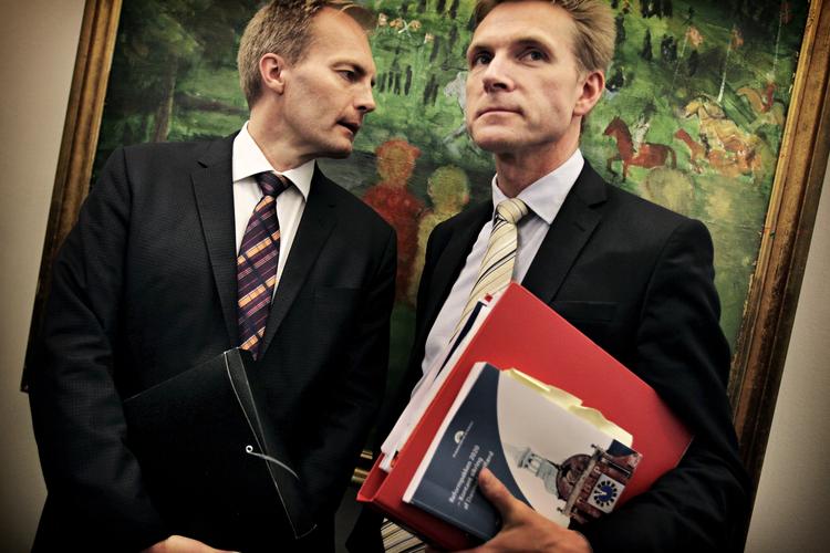 TOVTRÆKKERI. DF, de radikale og regeringen forsøger i øjeblikket at nå til enighed om en plan for Danmarks økonomi frem mod 2020. 