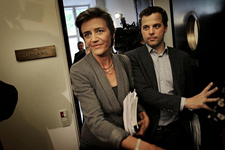 Sejr. Margrethe Vestager har fået en solid indrømmelse fra S og SF. 