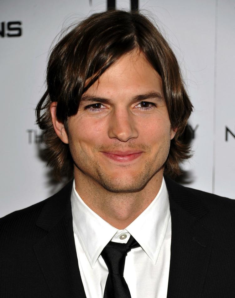 Doh. Han har aldrig ligefrem været Oscar-materiale, men derimod ofte spillet de lidt fjollede, halvdumme figurer. Og nu lader det til, at Ashton Kutcher fortsætter ud ad det spor. 