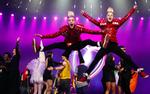Energi. Jedward-tvillingerne er blandt favoritterne hos både bookmakerne og deres danske konkurrenter. 