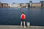 Tissemand. En marathonløber lade vandet på sin vej gennem København. Det forlyder ikke, om han også står til en bøde, hvis han gør det igen. 
