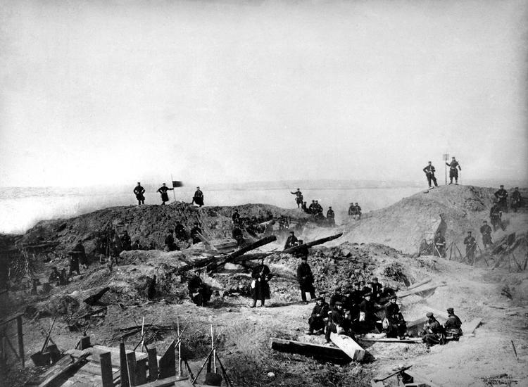 Drama. Ole Bornedal skal instruere DR's nye '1864'-serie om danmarkshistorien fra treårskrigen i 1848 og frem til slaget ved Dybbøl  i 1864, hvorfra billedet stammer. 