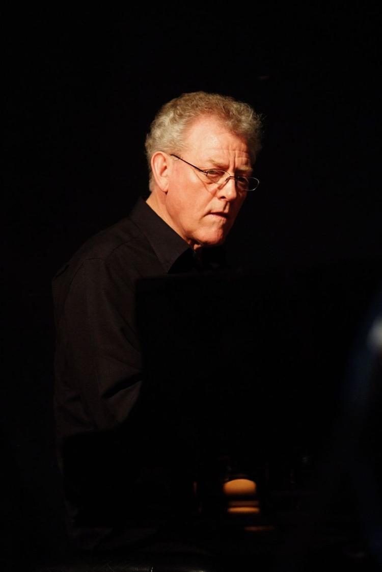 pianomand. Den britiske pianist Johh Taylor har længe været en særdeles velbevaret hemmelighed i Danmark. Fredag gav han koncert på Montmartre. Arkivfoto: Richard Kaby/Creative Commons 