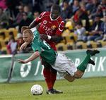 internationalt. Jores Okore og Kaimar Saag i en international duel i Farum. 
