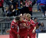 jubel. 0-1 blev til 3-1 på otte minutter, da Morten Nordstrand var kommet på banen. 