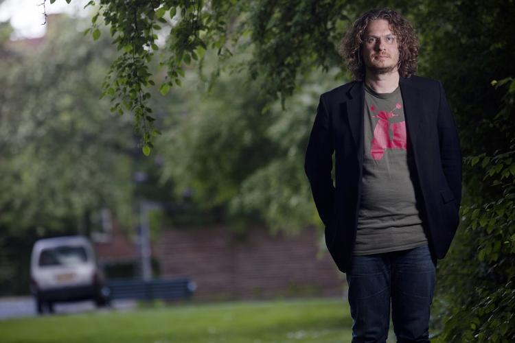 Revser. »Venstrefløjen er gået fuldstændig i stå. Man har ingen svar på tidens store spørgsmål«, siger bogaktuelle Henrik Dahl. 