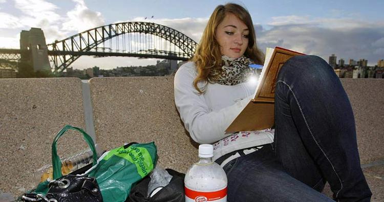 UNGDOMMEN skal have billigere flybilletter, synes SAS. De gælder dog kun inden for Europa, så vil du til Sydney som her, må du ty til de almindelige billetter. 