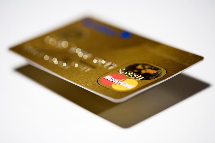 Prisstigning. Butikkerne får fremover mulighed for at opkræve gebyrer for alle kunder, der bruger kreditkort. 