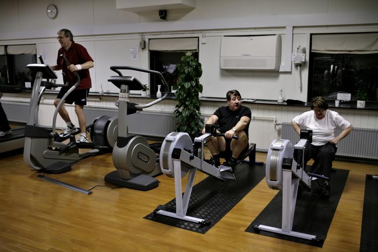 medlemstal. De danske gymnastikforeninger forsøger at få flere medlemmer i fitnesscentrene. 