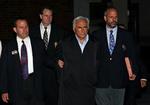 Anholdelse. Strauss-Kahn blev fremstillet i retten i dag. 