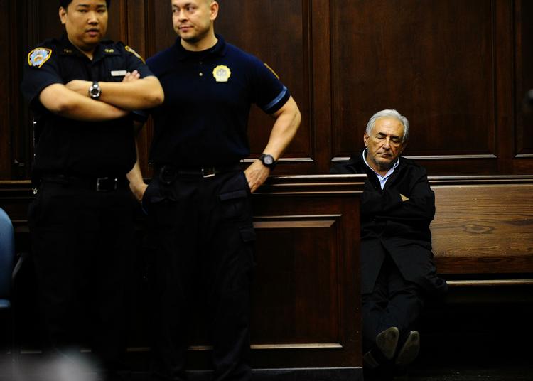 Nedtur. Dominique Strauss-Kahn i retssalen på Manhattan. 