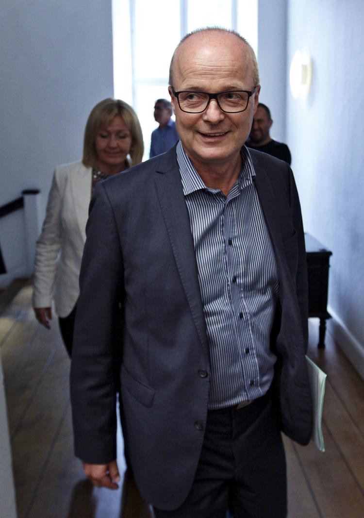 Repeat. Den politiske debat kører på repeat med brungen af udtryk som 'fugle på taget' og 'ønsketænkning'. Mandag opbrugte Mike Legard allerede kvoten, inden S og SF havde fremlagt deres 2020-plan. 