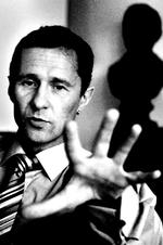 Snyd. Mads Qvortrup beskyldes for fusk med citater i Information. Han underviser i dag på Cranfield University i Storbritannien og er kommentator på TV 2 News.