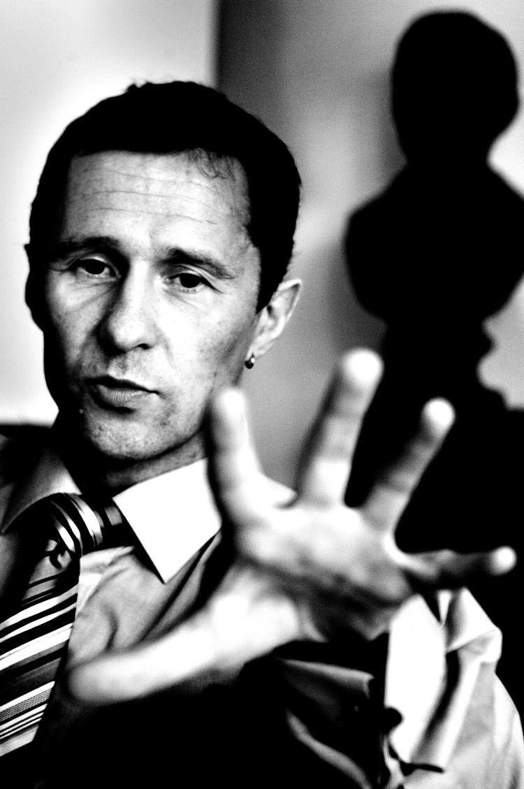 Snyd. Mads Qvortrup beskyldes for fusk med citater i Information. Han underviser i dag på Cranfield University i Storbritannien og er kommentator på TV 2 News.