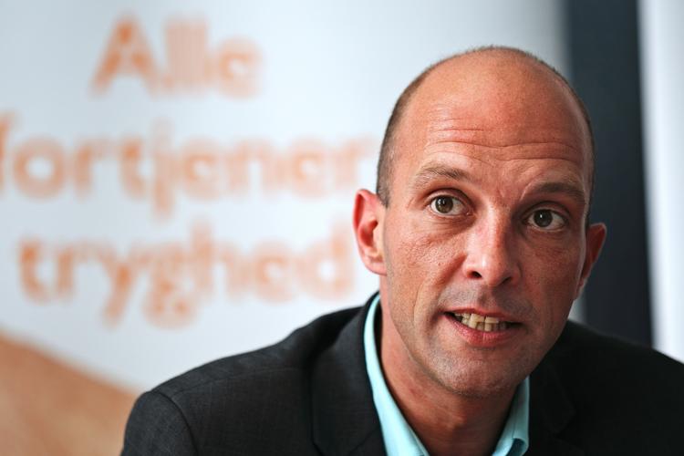 Afviser. Per Ørum Jørgensen har været med til at stemme for at indføre en optjeningsret for børnepenge til udlændinge, som arbejder kortvarigt i Danmark, men han er imod en mere generel optjeningsret. 