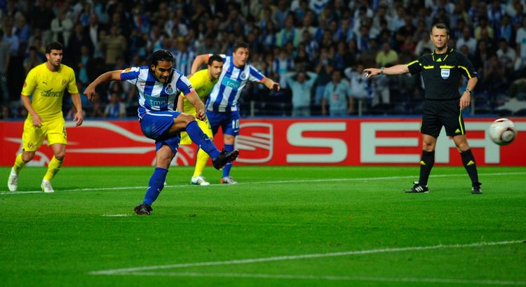 målhelt. FC Portos Radamel Falcao sørgede med fire mål for, at portugiserne er på vej mod finalen i Europa League. 