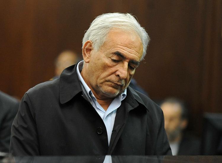 Nedtur. Dominique Strauss-Kahn, topchef i Den Internationale Valutafond blev forleden fængslet i New York, mistænkt for et groft sexoverfald på en 32-årige stuepige. 