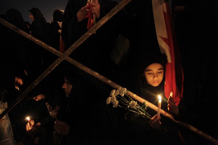 Oprør. Demonstranterne i Bahrain kræver deres rettigheder og frihed. De kræver demokrati. 