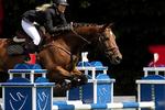 hopla. Der er internationalt springstævne i Bernstorffsparken i København denne weekend, og i går vendte Tina Lund og Zamiro tilbage, efter at hoppen havde fået en transportskade, der holdt parret ude af Danmarks debut i springsportens Superliga i Frankrig i sidste uge. 