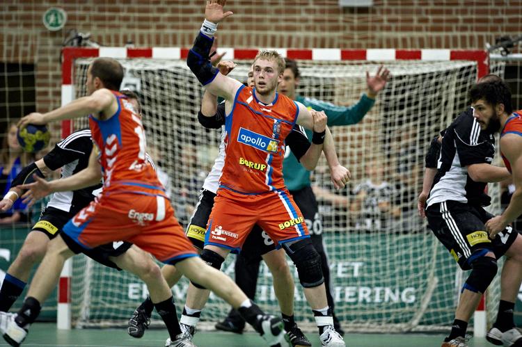 returkamp. Det første finale-opgør endte med en tomålssejr til AG København på BSV's hjemmebane. 