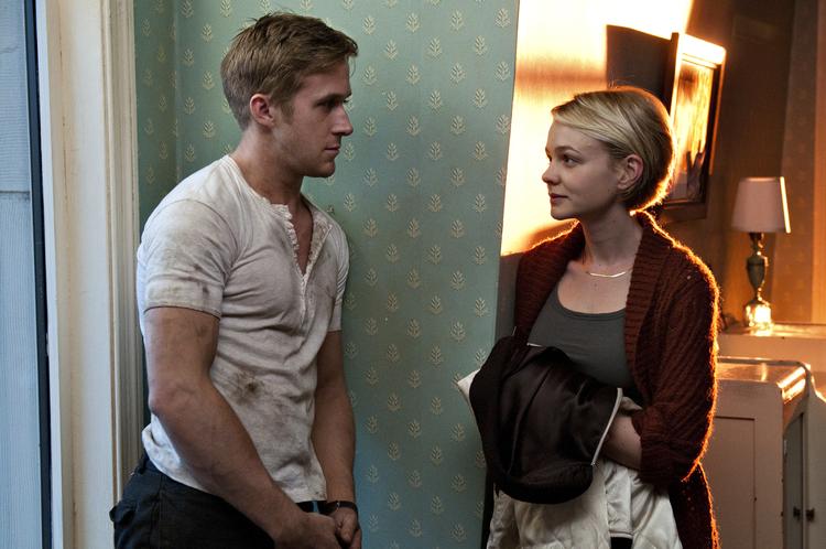 Karakter. Ryan Gosling og Carey Mulligan er det umage par, hvis kyske kærlighedshistorie, hendes mand sidder  i fængsel, er omdrejningspunktet for  Nicolas Winding Refns internationale gennembrudsfilm. 