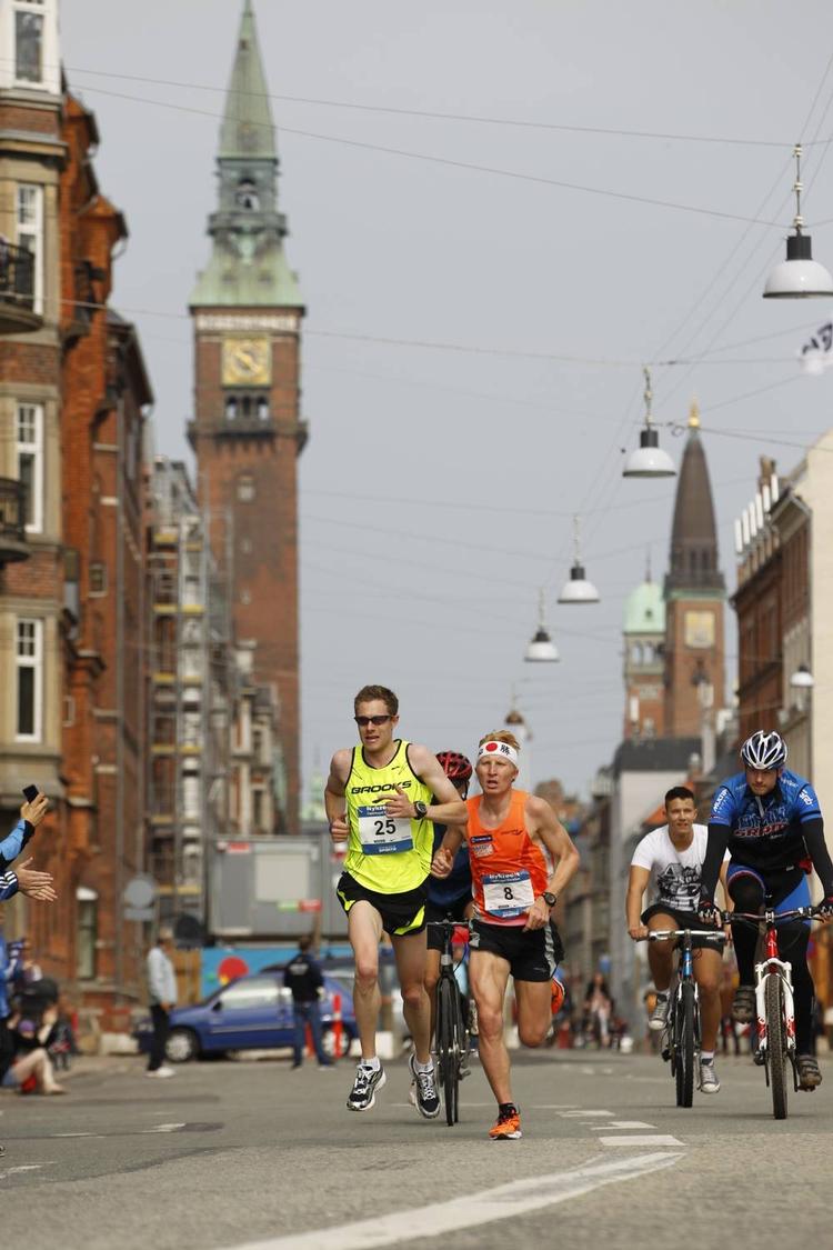 Løberne er nået til Rådhuspladsen. 