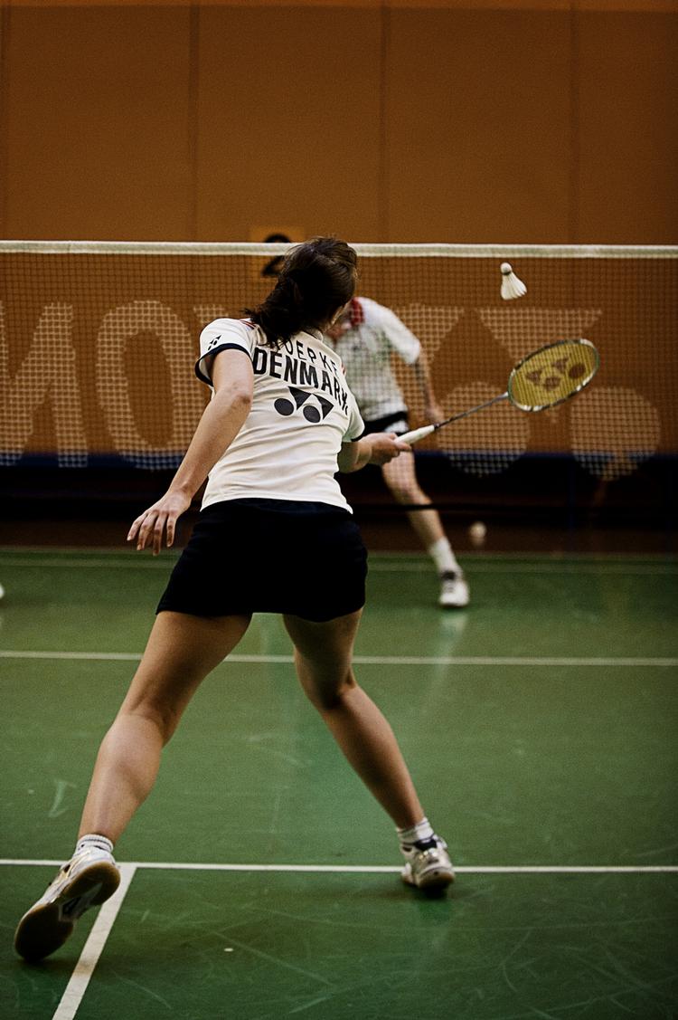 givtigt. Ifølge det internationale badmintonforbund vil kortere nederdele give bedre sponsoraftaler. 