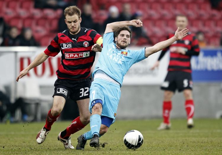 Duellen. I de seneste fire indbyrdes Superligakampe har Søren Christensen (th.) og FC Nordsjælland fået ét point mod FC Midtjylland, men pokalfinalen tabte FC Midtjylland - inden Kristian Bak Nielsen (tv.) var tilbage i klubben. 
