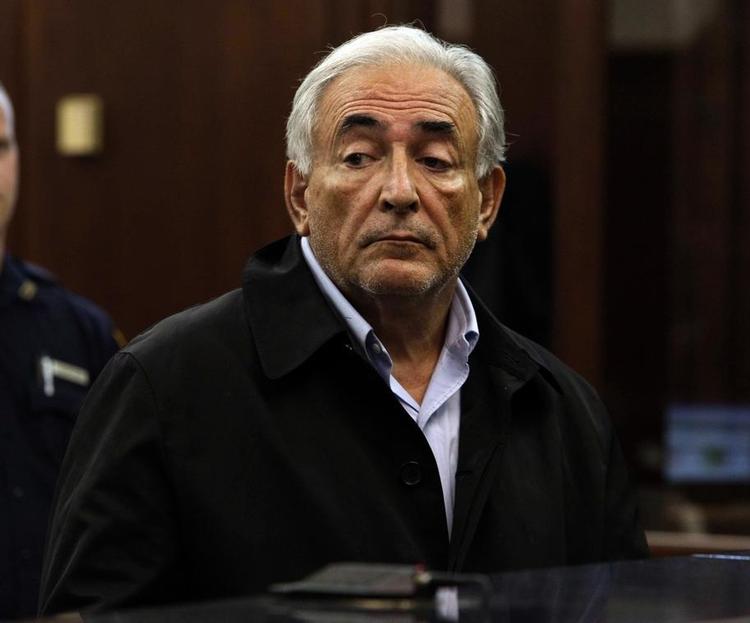 Strauss-Kahn. Hvorfor griber institutioner stort set aldrig ind over for såkaldte 'pigeglade' topchefer?, spørger debattør. 