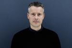 Kursskifte. Mange kulturradikale er fornærmede over præstefætrenes kulturkamp, sagde Henrik Sass Larsen til Politiken i 2003. Den fornærmelse delte han ikke, og det gør han stadig ikke. 
