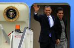 Velkommen. Den amerikanske præsident, Barack Obama og hustruen Michelle er landet i Dublin Lufthavn. 