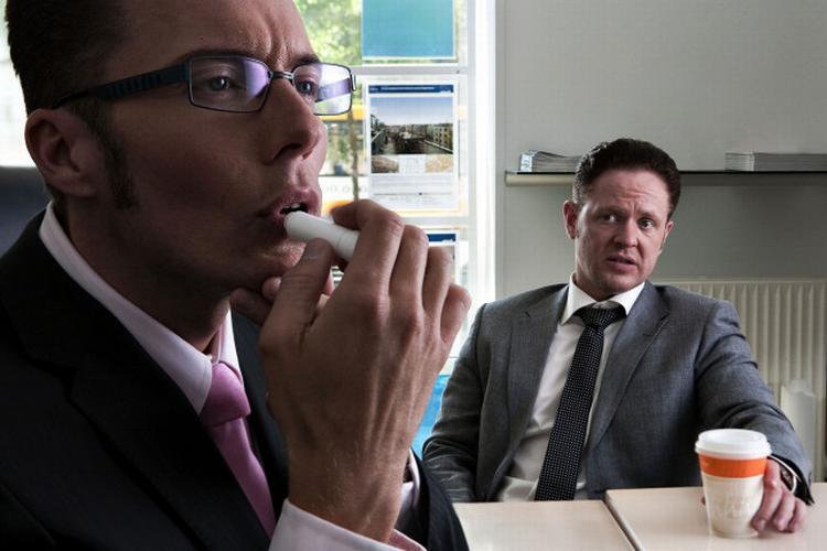 Anders Matthesen har skrevet manuskript og instrueret filmen 'Sorte Kugler' hvor hans egen figur er altdominerende. Foto fra filmen. 