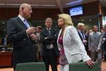 Møde. Udenrigsminister Lene Espersen (K) sammen med hollandske  Uri Rosenthal til dagens møde i det europæiske ministerråd. 