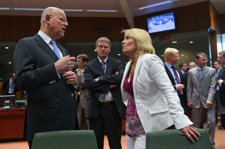 Møde. Udenrigsminister Lene Espersen (K) sammen med hollandske  Uri Rosenthal til dagens møde i det europæiske ministerråd. 