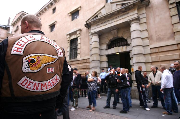DRABSPLANER. Hells Angels ville likvidere modstander fra Blågårds Plads foran Københavns Byret. Her er rockere fotograferet ved retten under et tidligere retsmøde. 