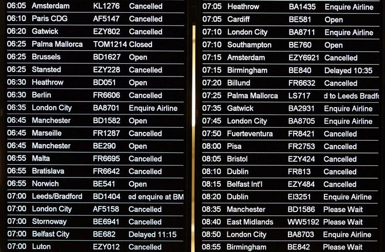 Aflyst. Flere afgange er aflyst fra Edinburgh lufthavn i Skotland. 