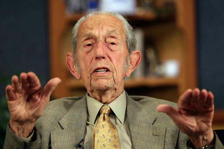 Dommedagsprofeti. Den 21. oktober går verden under, ifølge den 89-årige amerikanske prædikant og radiovært, Harold Camping. 