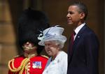 Officielt. Obama og Dronning Elizabeth II på trapperne foran Buckingham Palace. 