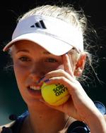 stærk. Når det snerper sammen til en afgørelse, er Caroline Wozniacki bare mere skarp end modstanderne. 
