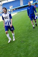 Overlevelse. Sammen med Tim Janssen er Jesper Lange (tv.) topscorer for Esbjerg i Superligaen med syv mål hver. I aften er det alt eller intet, der gælder, når holdet skal møde Horsens på hjemmebane. 